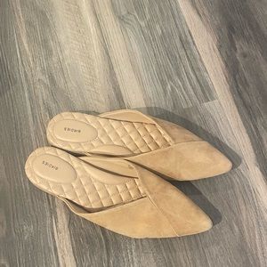 Birdies Swan mule, tan color, size 9.5